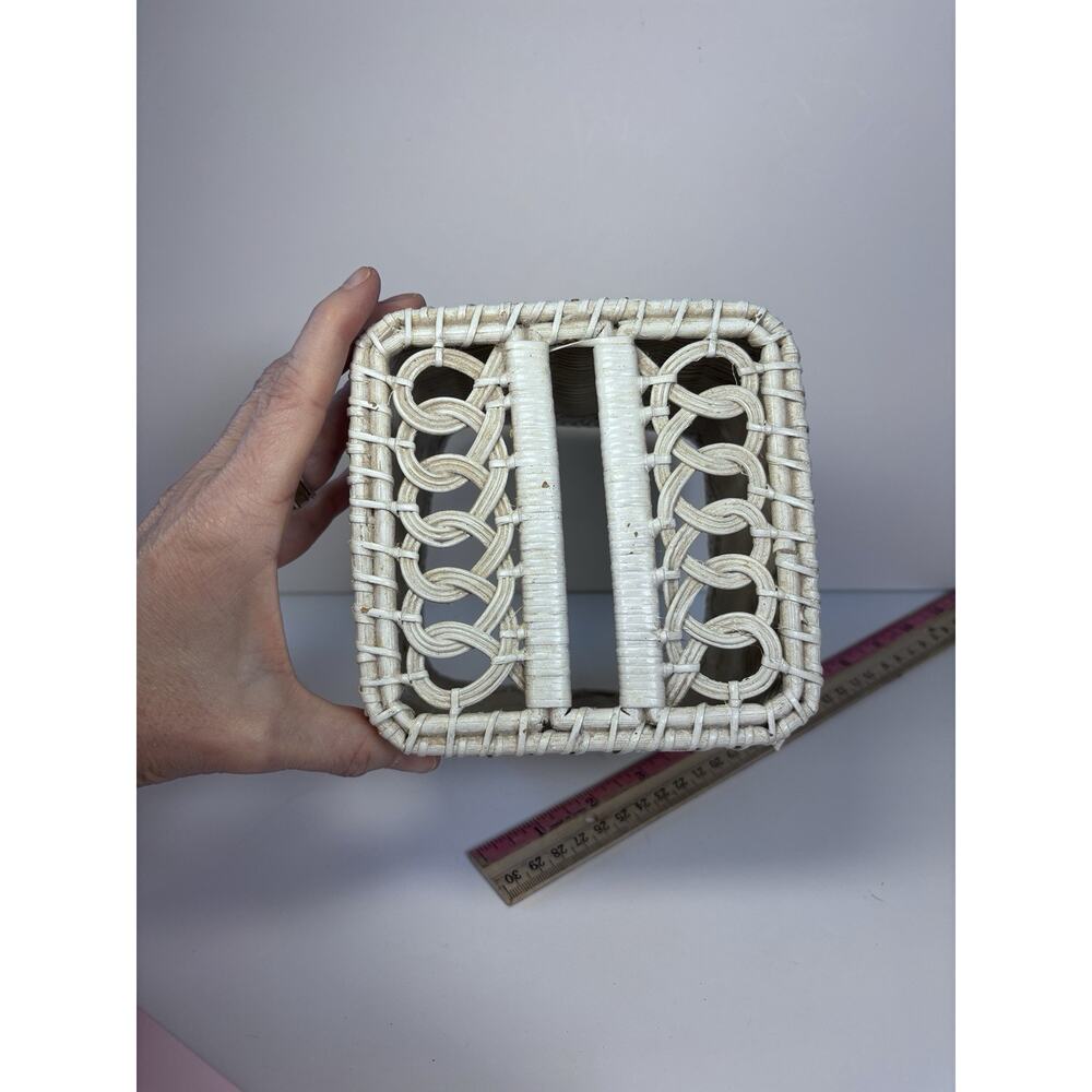 Vintage White Wicker Kleenex Box Cover MCM Shabby Chic Cottagecore - Picture 6 of 7